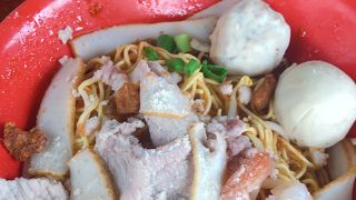 Jalan Tua Kong Lau Lim Mee Pok Kway Teow Mee (The Art of Mee Pok)