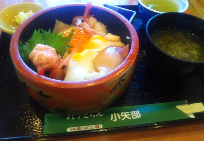 海鮮丼