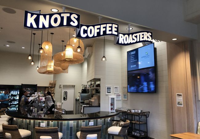 クイーンカピオラニホテルのおしゃれなノッツコーヒー。