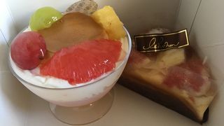 パンも売っています。