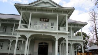 二の丸跡の木造洋館