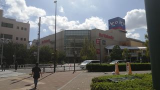 素敵なフードコートがあります