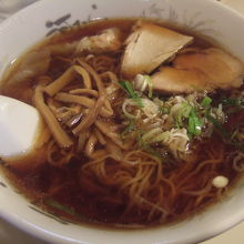 ワンタン麺醤油味