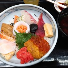 海鮮丼