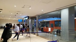 第2ターミナルサテライトは遠い