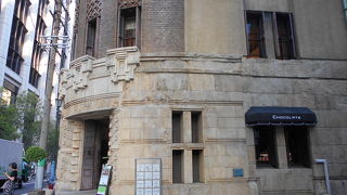 商人の町大阪らしいビル