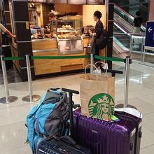 市内までのドライブのお供にスタバ