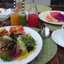 トゥゲでの朝食