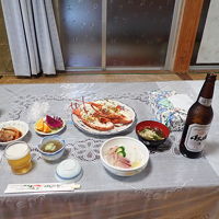 ４日目の夕食（茹でイセエビメイン）