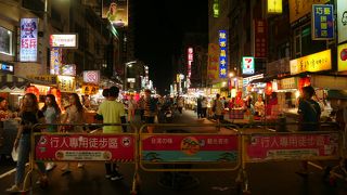 高雄の六合夜市は、解放的でやっぱりいいい