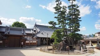 日本三大弁財天の一つで学業や芸術、芸能の神様