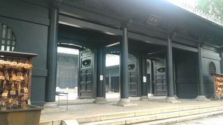 とりわけ大きな門でした