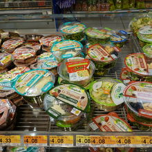 果物パック（3-5ユーロほど）　テルミニ駅地下１階のスーパー