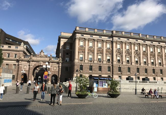 石造りの立派な建物