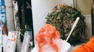 新鮮なフルーツのパフェ