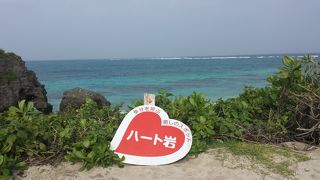 ハート岩のあるビーチ