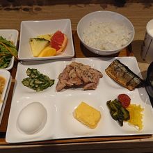 日替わりメニューの朝食ビュッフェです。