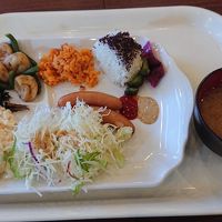 朝食ビュッフェです。値段格安で内容は良いです。