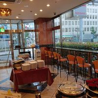 朝食ビュッフェは行列になるので時間には余裕を持って。