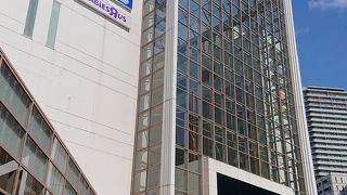 AEON色の薄いショッピングモール