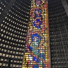 オレンジ色っぽいステンドグラス