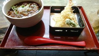 華麗な蕎麦屋さん