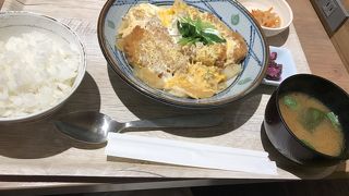 ゆっくり食事するにはいいところ