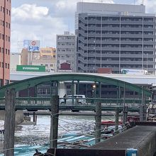 浅草橋から見たロケ中の柳橋