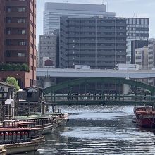 浅草橋から見たロケ中の柳橋