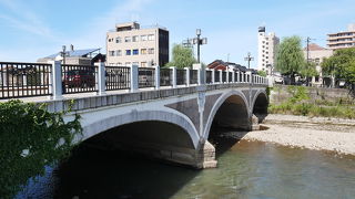 アーチが美しい橋