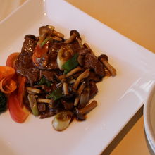 牛肉とキノコの炒め