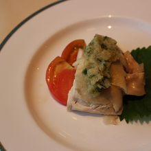 蒸し鶏の冷製 葱生姜ソースで