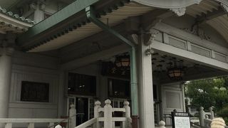 東京空襲の写真を掲示