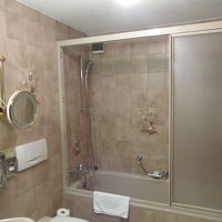 ドライヤーついてます。