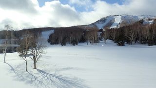 焼額山でスキー