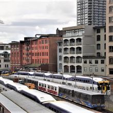 シーバス乗り場に向かう途中の高架通路からも見えた
