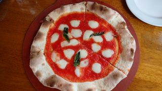 嬬恋のブルワリーでピザ