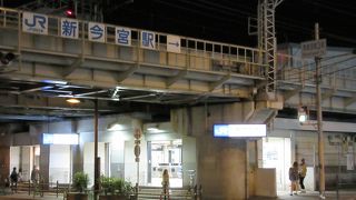 JR環状線と南海電車の乗換駅