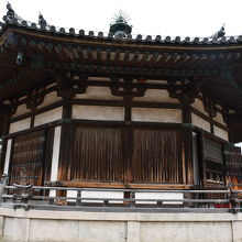 東院伽藍の中心、夢殿