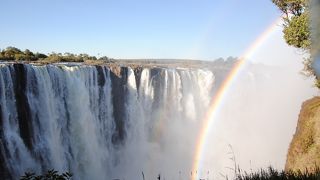 壮大な滝を満喫しました。