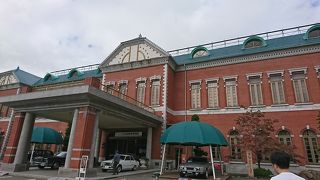 歴代の自動車がズラリ