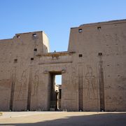 古代エジプト神殿のなかで最も保存状態がよいものの1つ