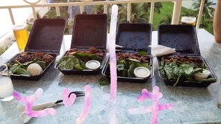 海の真横にあるステーキのお店。