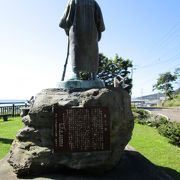 しおかぜ公園は少し高台にあり、根室海峡とその向こうに広大な国後島が良く見えました。