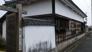 大石家とともに歴史に残る門