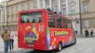 ザグレブ観光では乗り降り自由な観光バスが便利