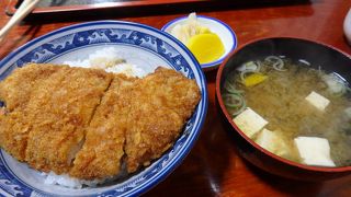 下仁田駅からすぐ、昭和の食堂