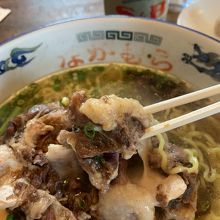 ラーメンも牛テールもケチらない