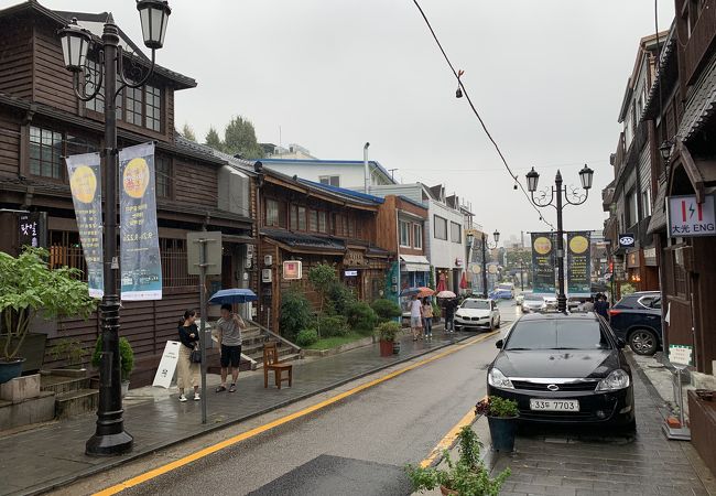 旧日本租界はチャイナタウンに比べて人もまばらでした