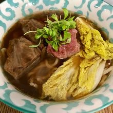 清燉牛肉麺。宮崎牛がゴロゴロトッピング